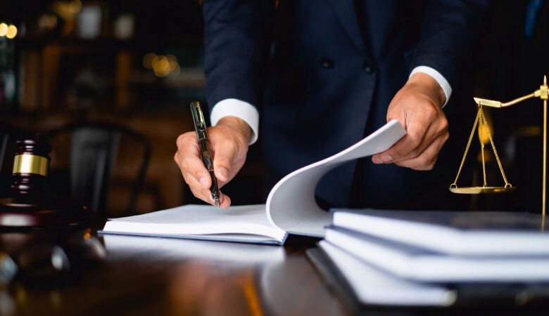 Best Lawyer for Case Resolve in Karachi — What You Need to Know